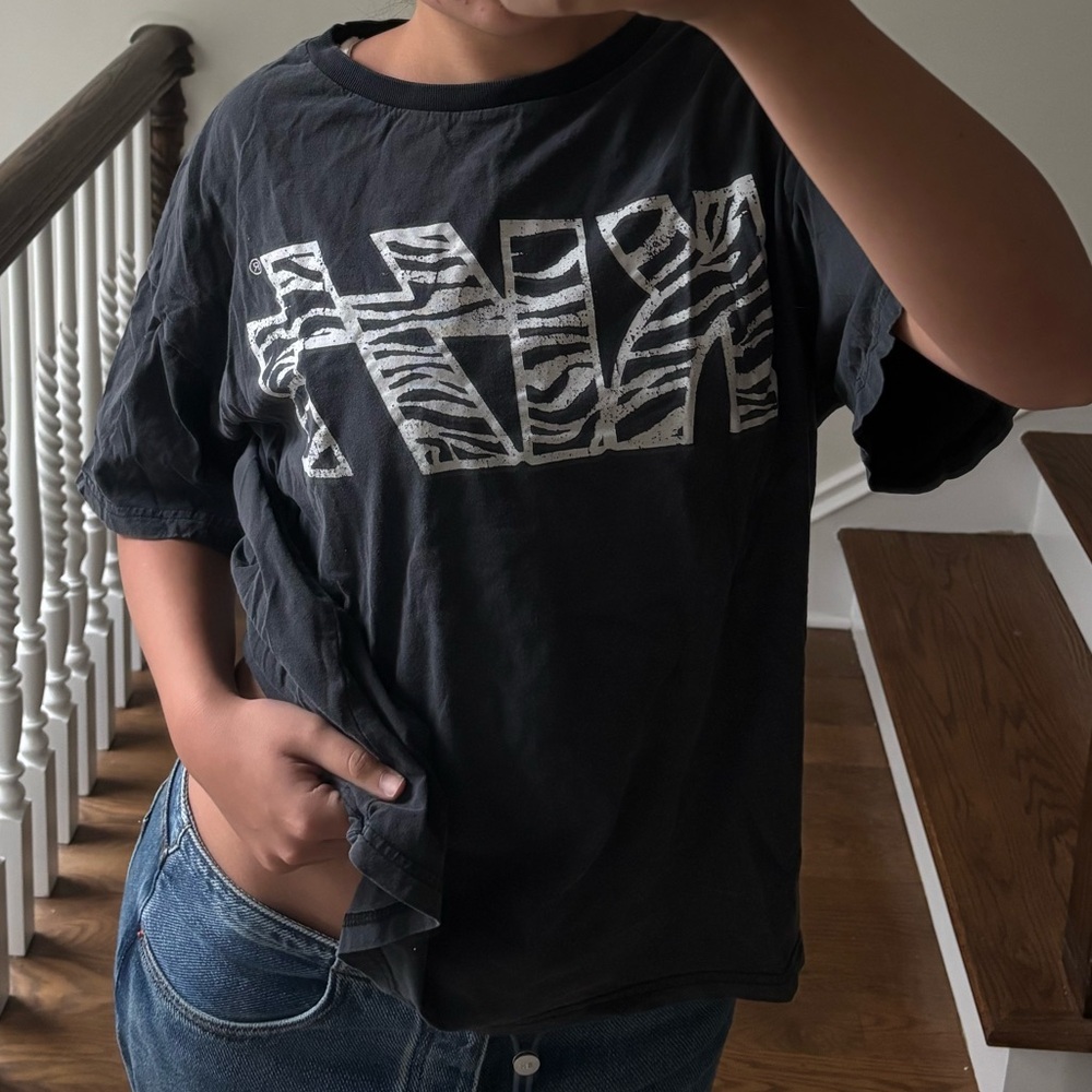 Stylish Black KISS zebra T Shirt